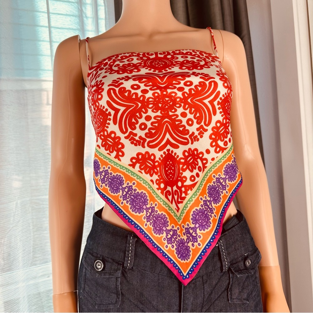 ZARA  Sleeveless back tie Detailed bandana style crop top, size M-L